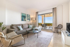 Large 3-Bedroom Nestled in Golf Paradise